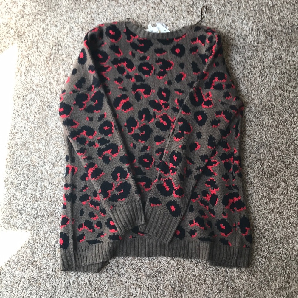 Leopard Sweater - Picture 3 of 3
